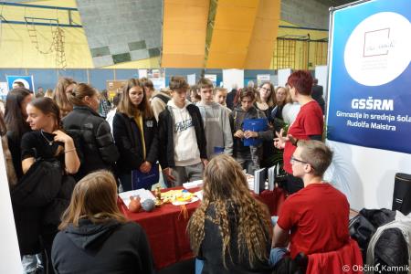 Karierna priložnost te čaka v Kamniku (28)